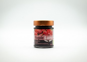 Strawberry sauce with balsamic vinegar